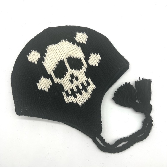 Gothic Hand-knit Skull Beanie - Picture 2 of 12